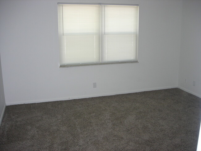 Bedroom-1 - 1409 Blanchard Ave