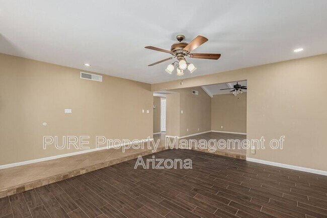 Building Photo - 4932 E Bloomfield Rd