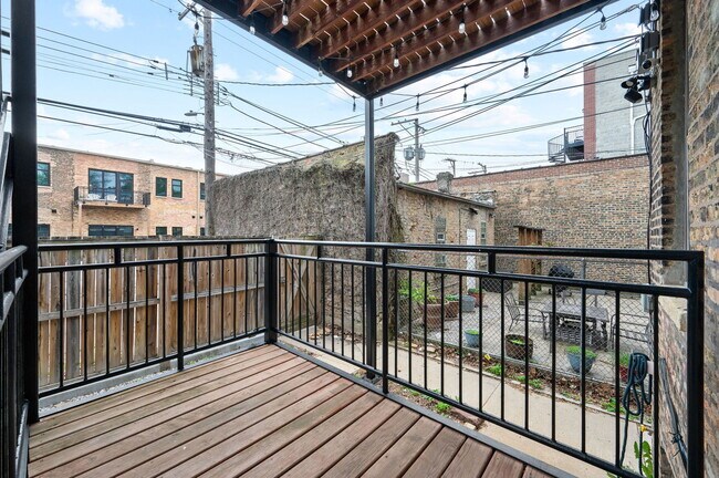 Foto del edificio - 825 N Winchester Ave