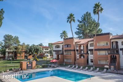 Primary Photo - 1415 N Country Club Dr