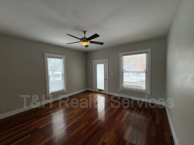 Foto del edificio - 1820 E 12th St