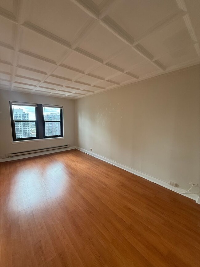 Interior Photo - The Archer