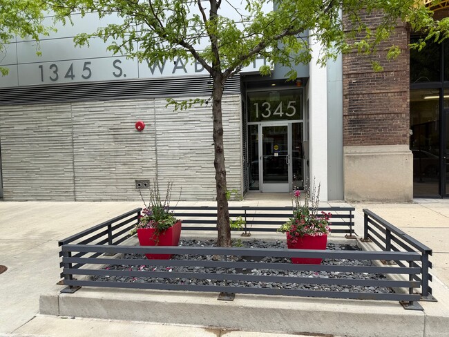 Photo - 1345 S Wabash Ave Apartment