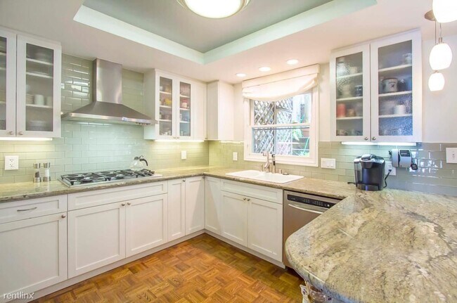 Building Photo - 3 br, 2.5 bath House - 615 Duncan St