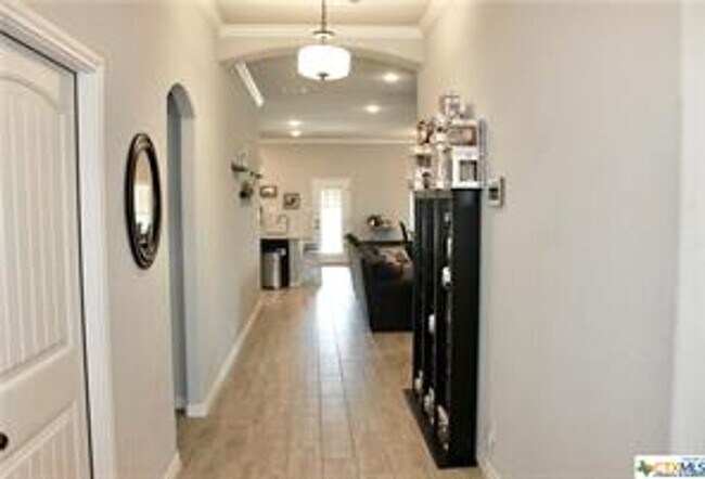 Building Photo - 4 br, 3 bath House - 5307 Colina Dr.