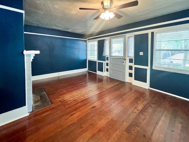 Building Photo - 312 NE 2nd Ave