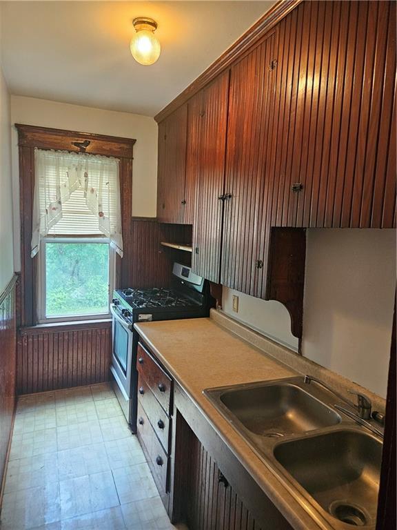 Building Photo - 375 Cumberland Hill Rd