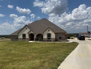 Building Photo - 1013 Sky Ct