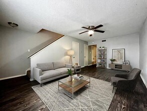 Building Photo - 17 Powhatan Dr