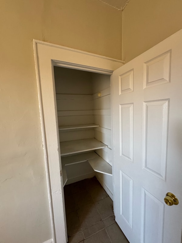 Building Photo - 210 Roseville Ave