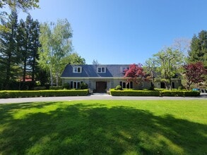 Building Photo - 345 Selby Ln