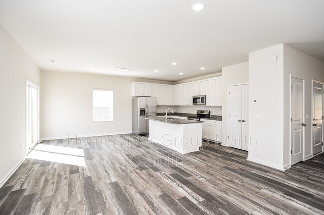Foto del edificio - 578 30th Ave Cir NE