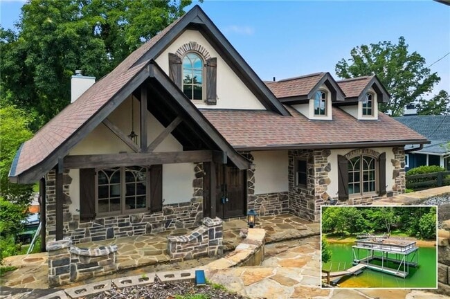 Building Photo - 2115 Kemp Dr