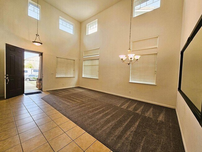 Building Photo - 5285 Sungrove Way