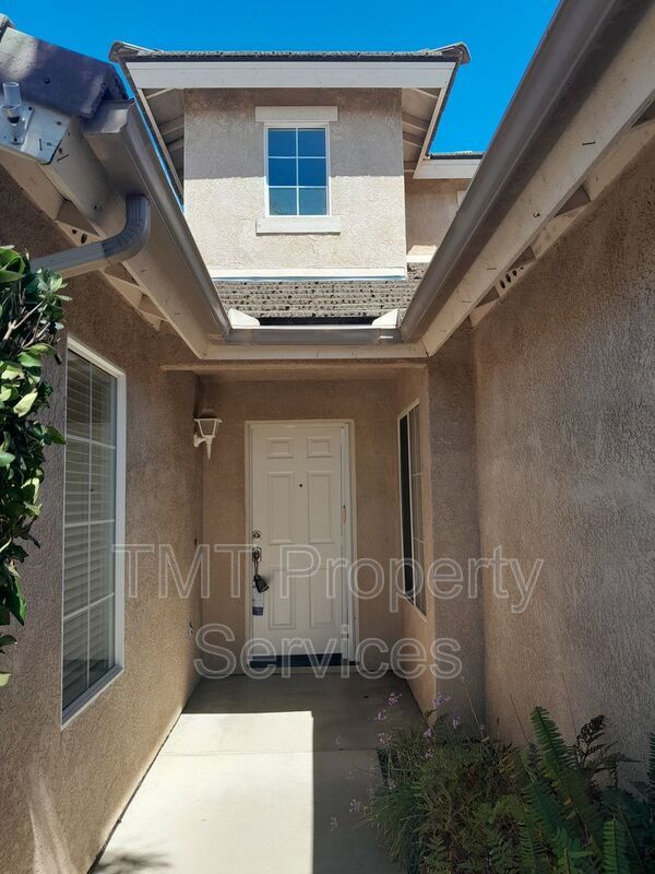 Building Photo - 2742 La Purisima Ave