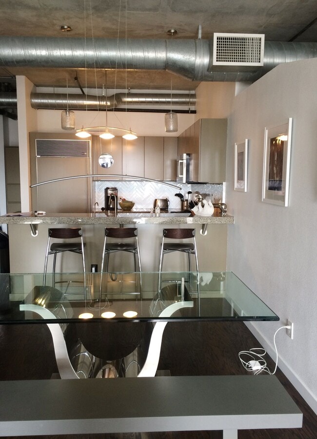 Foto del edificio - 877 Island Ave