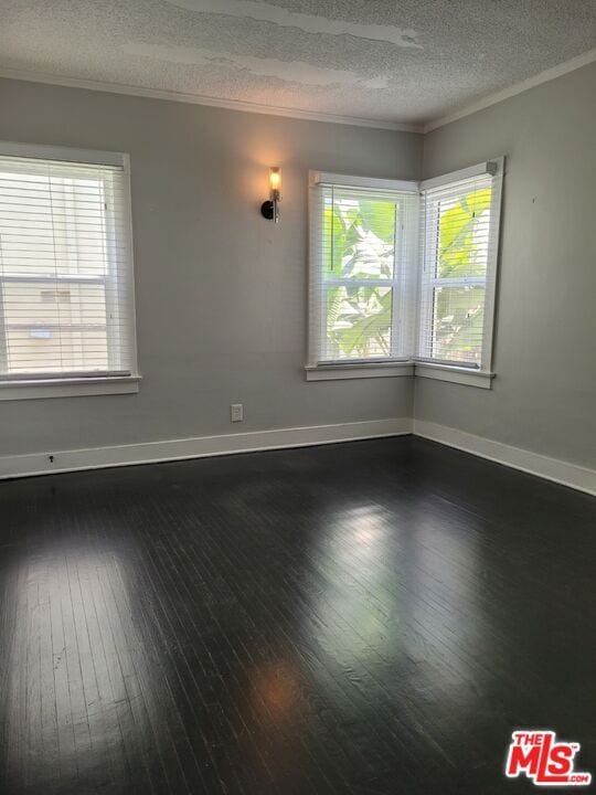 Foto del edificio - 5405 Russell Ave