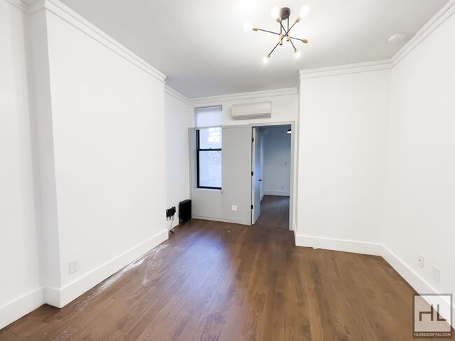 Building Photo - Carrol Gardens / Amazing Spacious 2-Bed 1-...