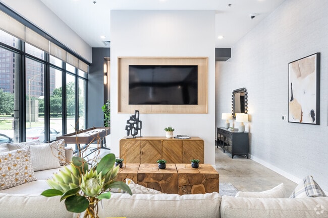 First Floor Clubroom - Gravity on 400