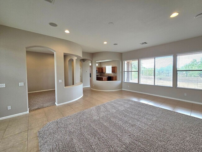 Building Photo - Beautiful 3 Bed/2.5 Bath in Carefree Cross...