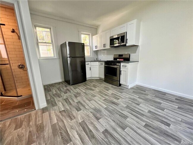 Foto del edificio - 1030 Summit Ave