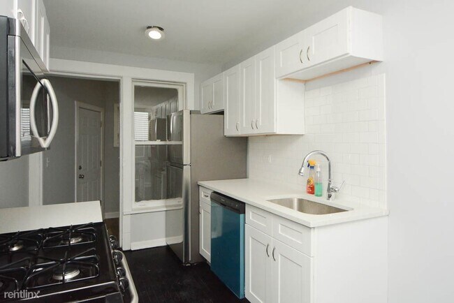 Building Photo - 3 br, 1 bath Duplex - Urban Abodes Unequal...