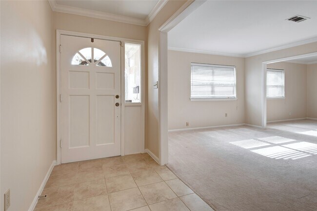 Foto del edificio - 6214 Rutherglenn Dr