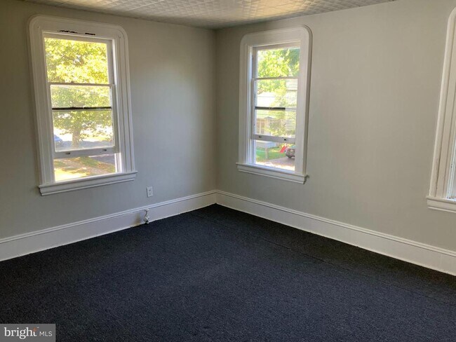 Foto del edificio - 433 Bentley Ave