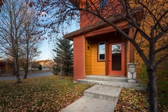 Building Photo - 7552 Mountain Laurel Dr