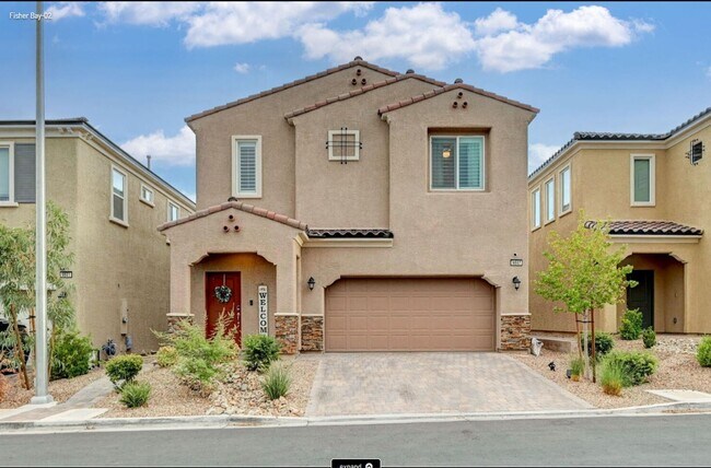 Building Photo - Elegant 3-bedroom, 2.5-bathroom home
