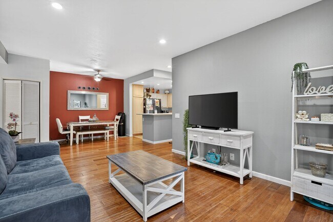 Foto del edificio - 2381 Archwood Ln