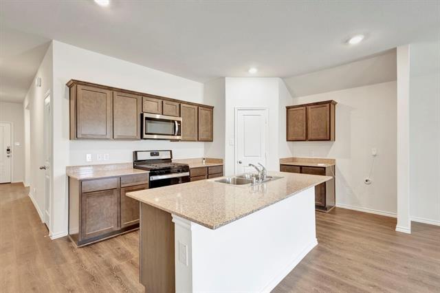 Foto del edificio - 1006 Honey Maple St