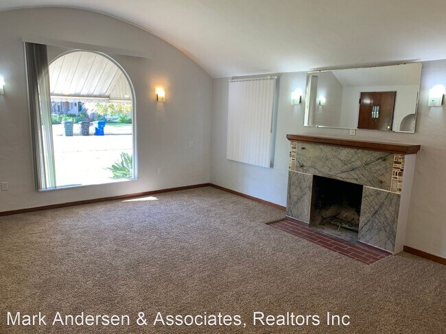 Building Photo - 2 br, 1 bath House - 465 W PALM DRIVE