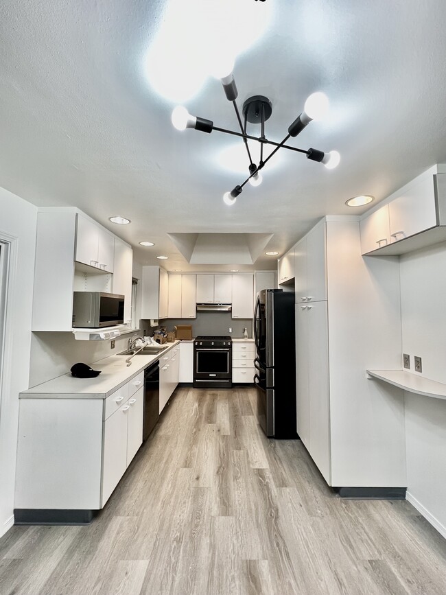 Shared kitchen - 10409 NE 130th St