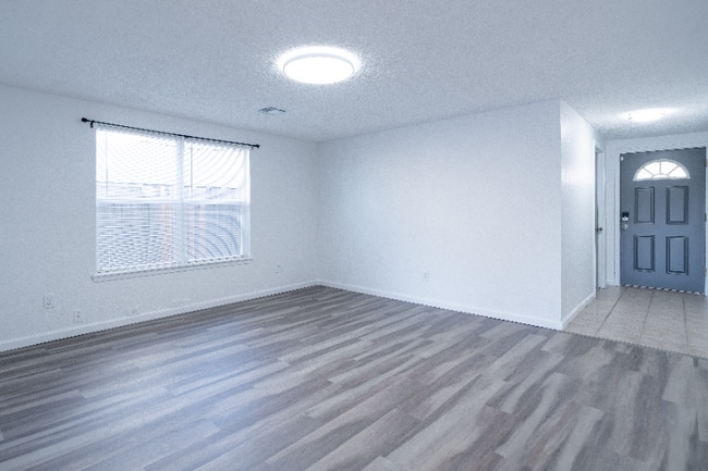 Foto del edificio - 8513 Wakefield Dr