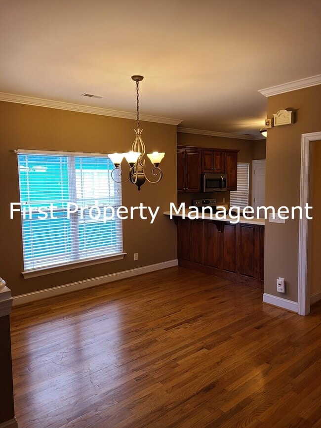 Building Photo - Southside Craftsman Available Now!