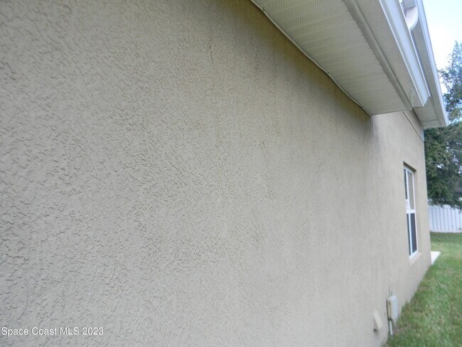 Building Photo - 1576 Alaqua Way