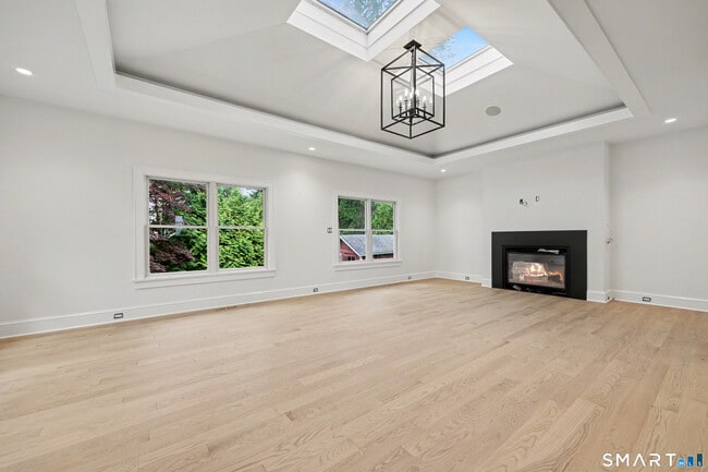 Building Photo - 15 Shorelands Pl