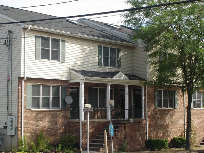 Foto del edificio - Townhouse Style Dupex in Harrison 3 Bedroo...
