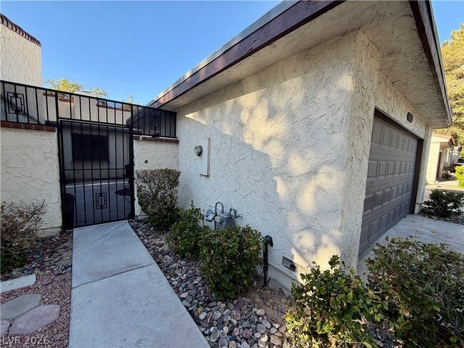 Building Photo - 3073 Conquista Ct