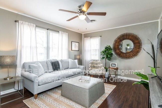 Building Photo - 317 Mockingbird Ln