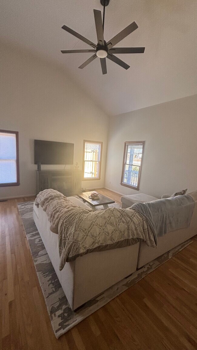 Foto del edificio - 5326 Ridgewood Heights Dr