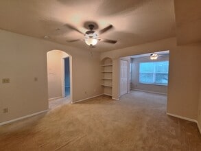 Building Photo - 829 Camargo Way