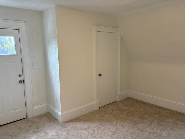 Building Photo - 511 Boissevain Ave