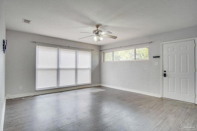 Building Photo - 1004 Kearny Dr