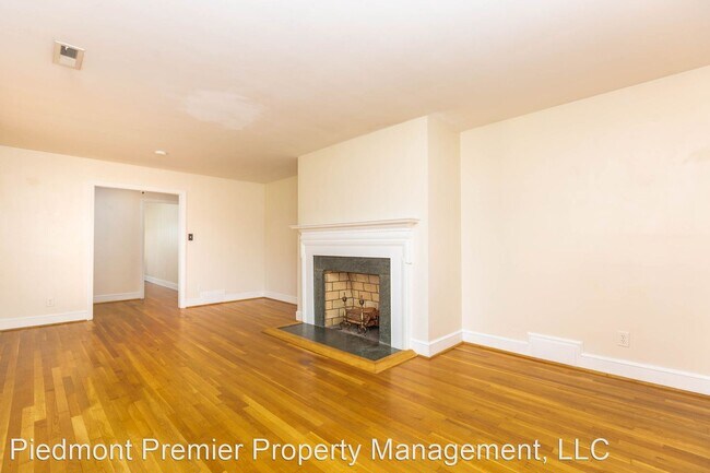 Building Photo - 3 br, 3 bath House - 130 N Gordon Dr