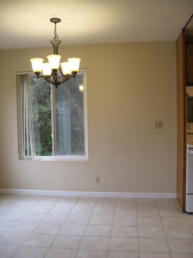 Foto del edificio - 1145 Alameda De Las Pulgas