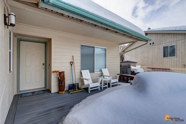 Photo - Fully Furnished Three Bedroom Executive Re... House