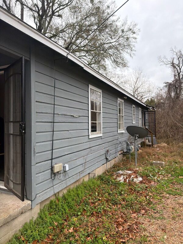 Building Photo - 155 Dewitt Ave