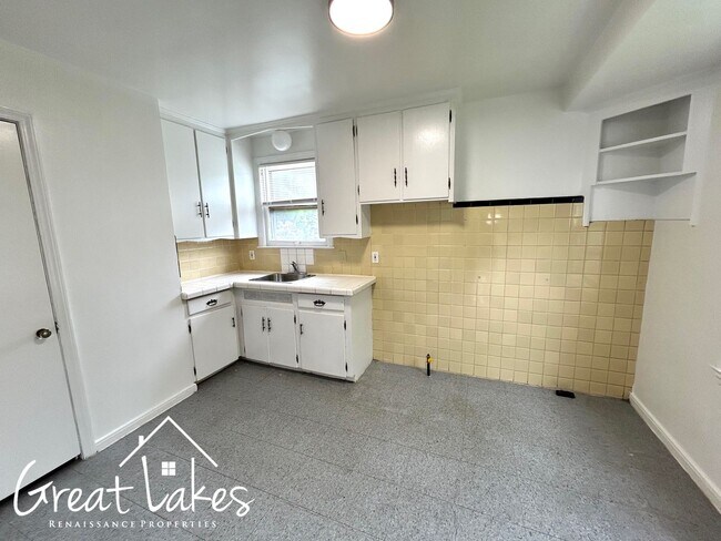 Foto del edificio - Beautiful 3 Bedroom 1 Bathroom now availab...